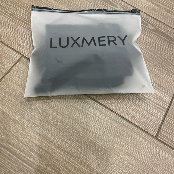 Luxmery Sculpting Shapewear Bodysuit - size XS/S - Picture 16 of 16